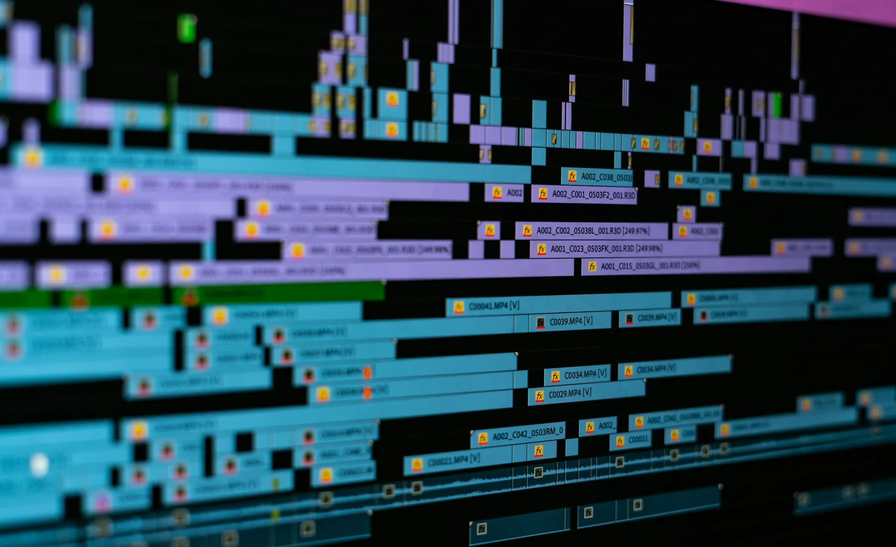 Timeline de edição de vídeo em suite escura